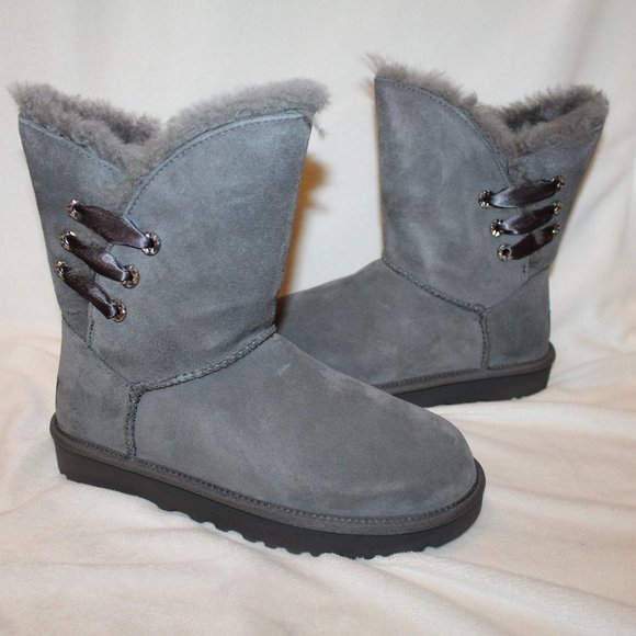 NIB UGG WOMEN'S CLASSIC SHORT CONSTANTINE SUEDE SHEARLING BOOTS - Picture 2 of 9